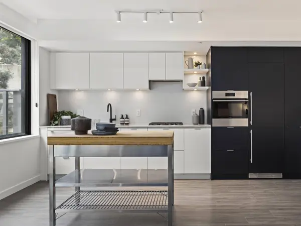 210 E 5th AVE #301, Vancouver, BC V5T 0K1