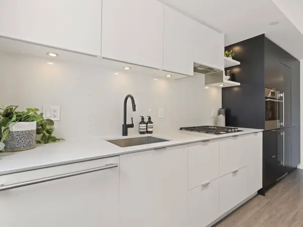 210 E 5th AVE #301, Vancouver, BC V5T 0K1