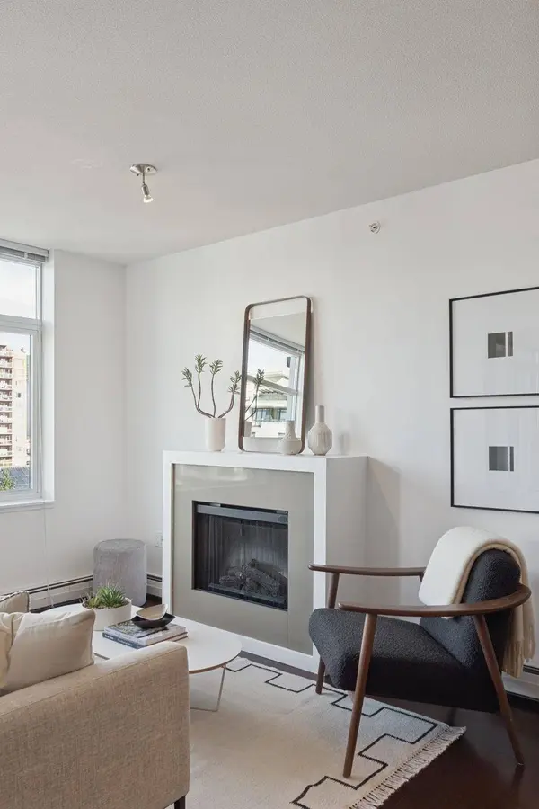 158 W 13th ST #1101, North Vancouver, BC V7M 0A7