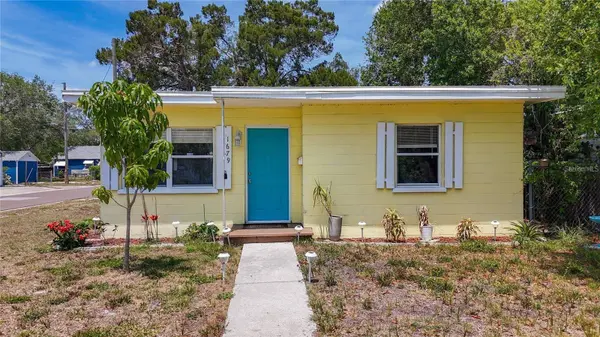 1679 29TH AVE N, St Petersburg, FL 33713