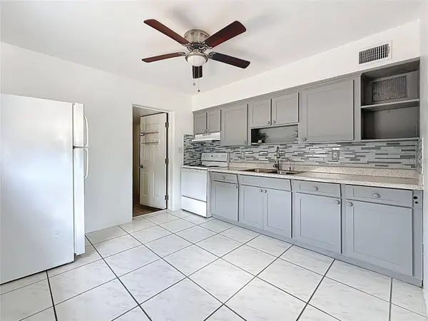 1679 29TH AVE N, St Petersburg, FL 33713