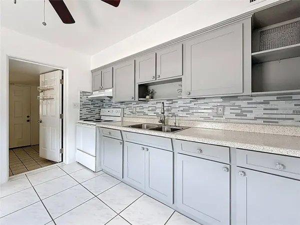 1679 29TH AVE N, St Petersburg, FL 33713