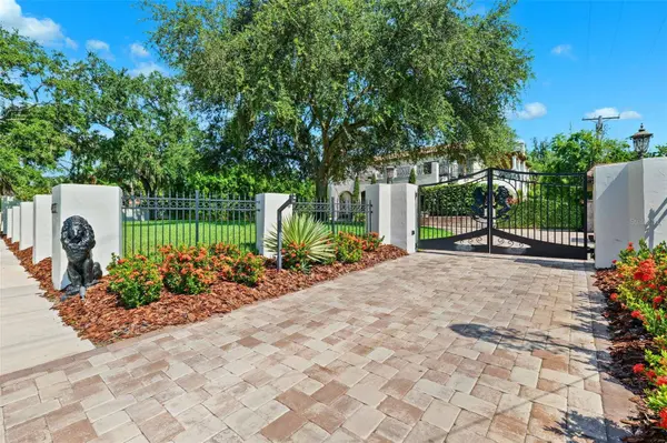 4555 W SWANN AVE, Tampa, FL 33609