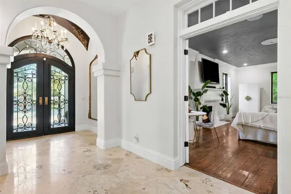 4555 W SWANN AVE, Tampa, FL 33609