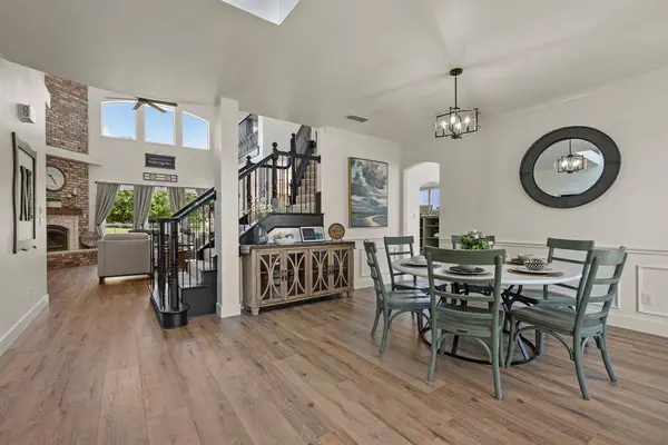 1008 Creek Hollow Lane, Fort Worth, TX 76131