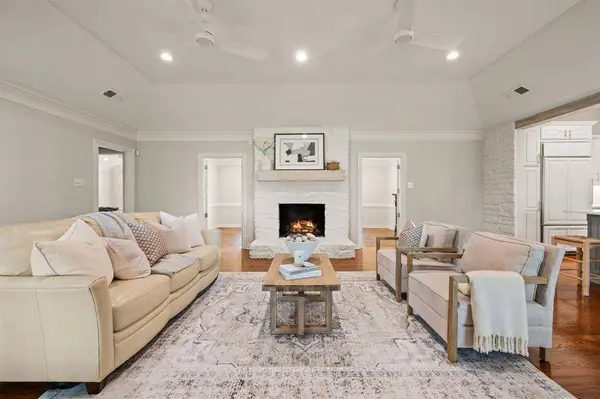 3716 Oakwood Drive, Grapevine, TX 76051