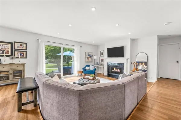 1230 Park AVE #210, Highland Park, IL 60035