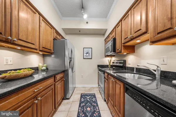 1211 S EADS ST #1305, Arlington, VA 22202