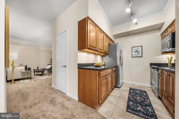 1211 S EADS ST #1305, Arlington, VA 22202
