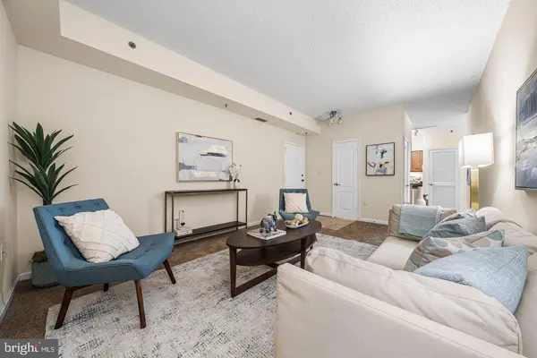 1211 S EADS ST #1305, Arlington, VA 22202