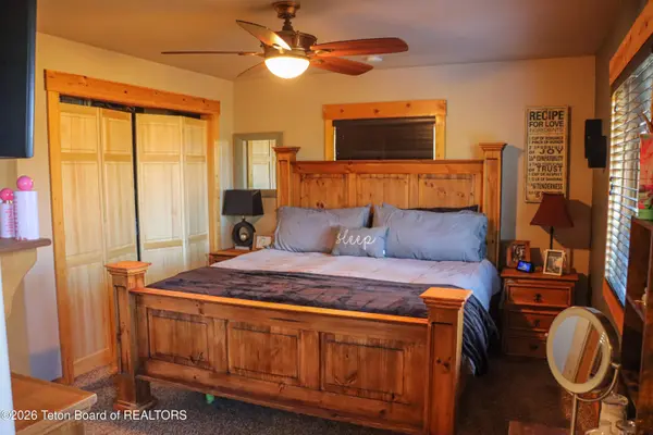 10 E FLINTLOCK Lane, Pinedale, WY 82941