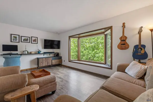 2518 Junction Dr, Rapid City, SD 57702