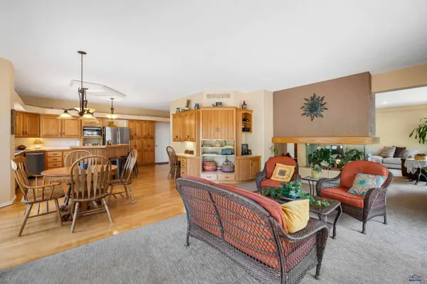 1901 Audubon Cir, Rapid City, SD 57702