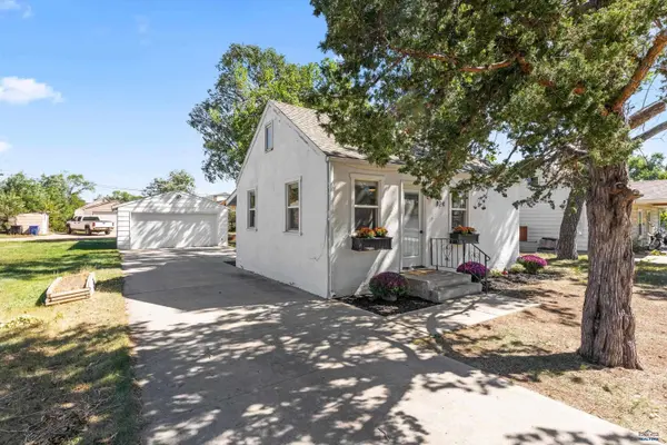824 Holcomb Ave, Rapid City, SD 57701