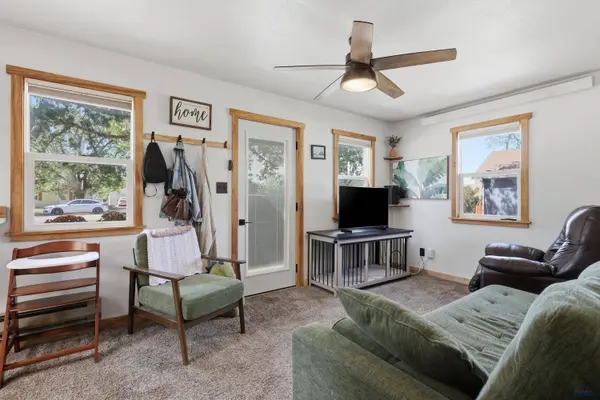 824 Holcomb Ave, Rapid City, SD 57701