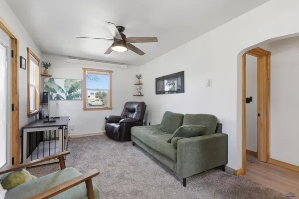 824 Holcomb Ave, Rapid City, SD 57701