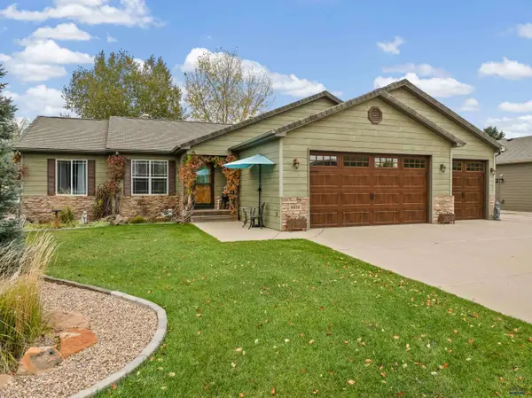 6814 Sahalee Dr