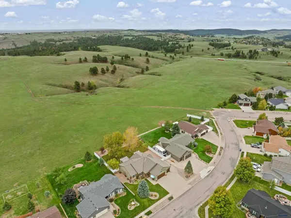 6814 Sahalee Dr, Rapid City, SD 57702