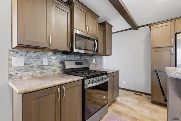 5829 Mercury Dr, Rapid City, SD 57703