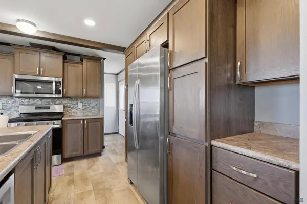 5829 Mercury Dr, Rapid City, SD 57703
