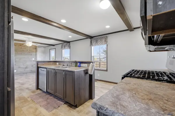 5829 Mercury Dr, Rapid City, SD 57703