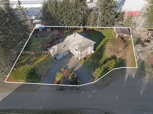 1669 Essex Pl, Comox, BC V9M 4C6