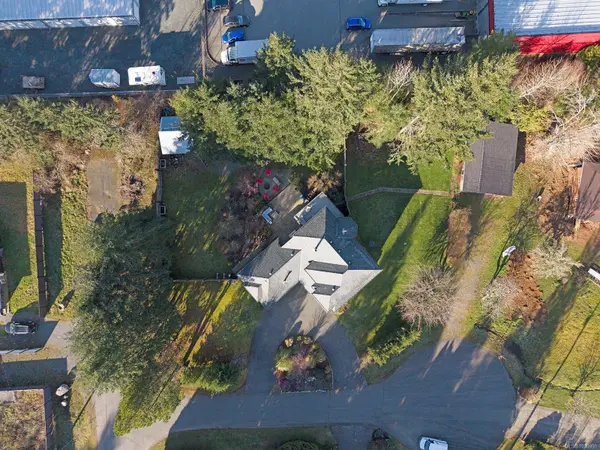 1669 Essex Pl, Comox, BC V9M 4C6