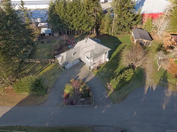 1669 Essex Pl, Comox, BC V9M 4C6