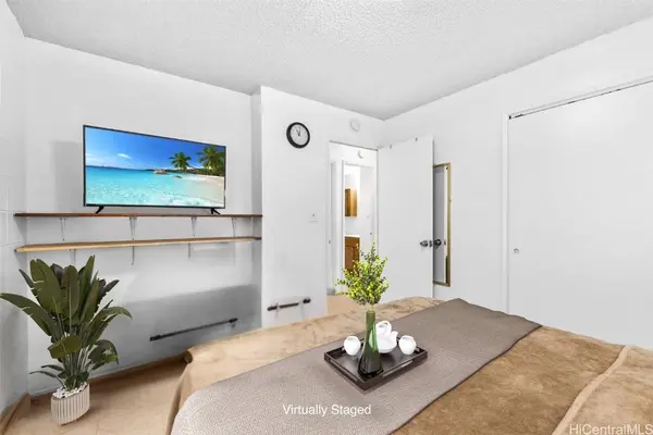 94-246 Leoku ST #G/324, Waipahu, HI 96797