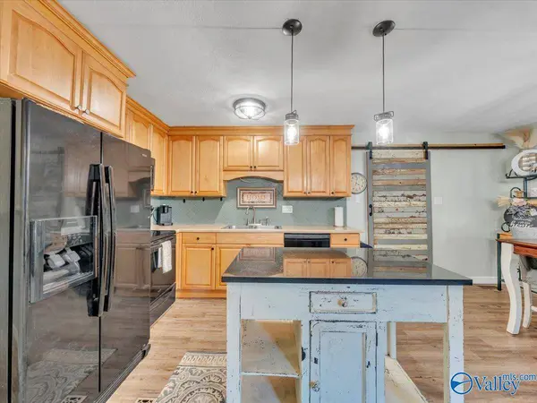 1626 Woodmont Street SW, Hartselle, AL 35640