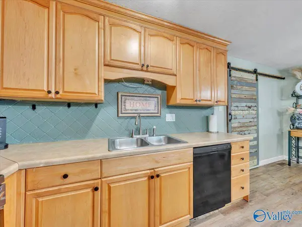 1626 Woodmont Street SW, Hartselle, AL 35640