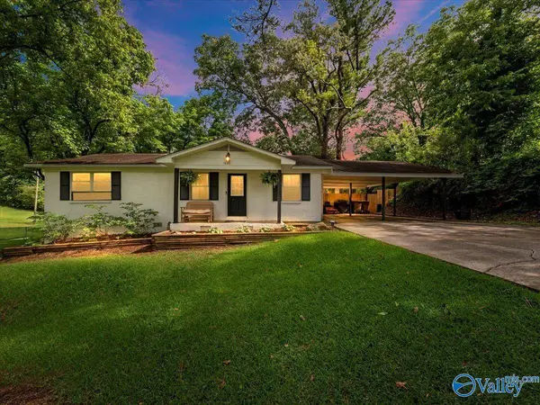 1626 Woodmont Street SW, Hartselle, AL 35640