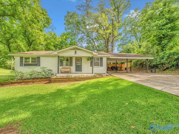 1626 Woodmont Street SW, Hartselle, AL 35640