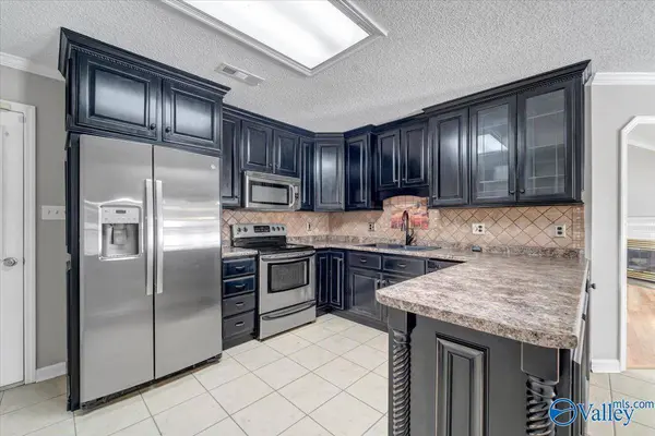 2722 King Arthur Court SW, Decatur, AL 35603