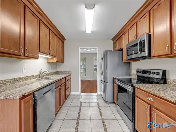 2114 Dundee Drive SW, Decatur, AL 35603