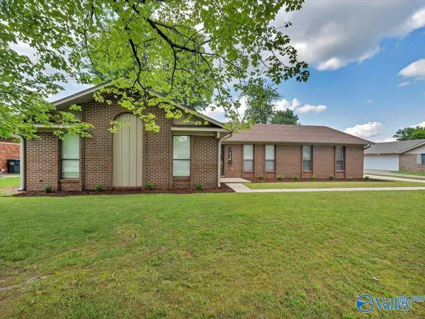 2114 Dundee Drive SW, Decatur, AL 35603