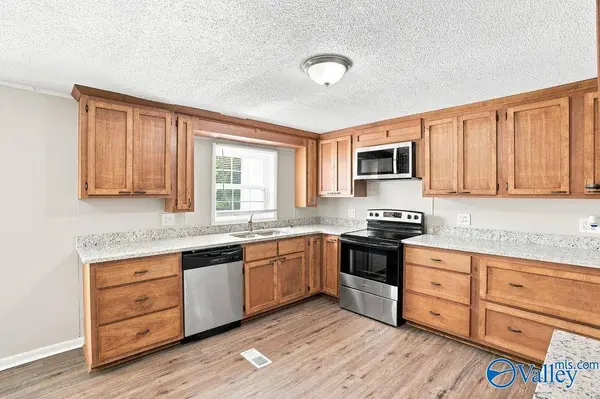 499 Hurricane Road, New Market, AL 35761