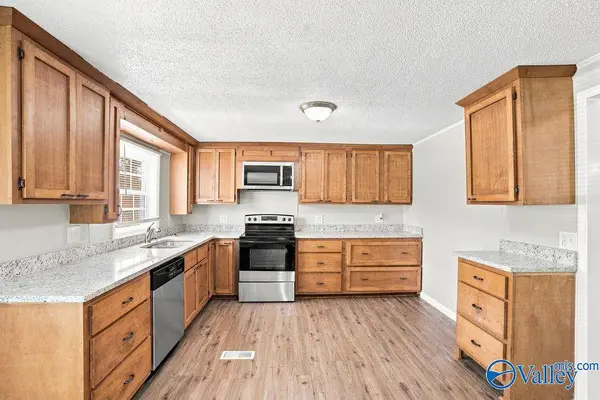 499 Hurricane Road, New Market, AL 35761