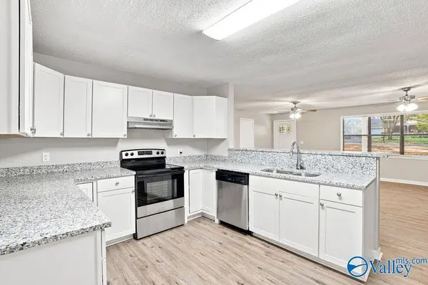 1407 Stage Road SW, Hartselle, AL 35640