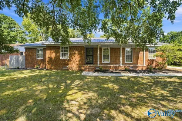 1910 Azalea Circle SW