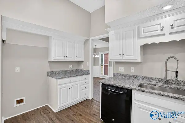 208 Round Top Drive, Harvest, AL 35749