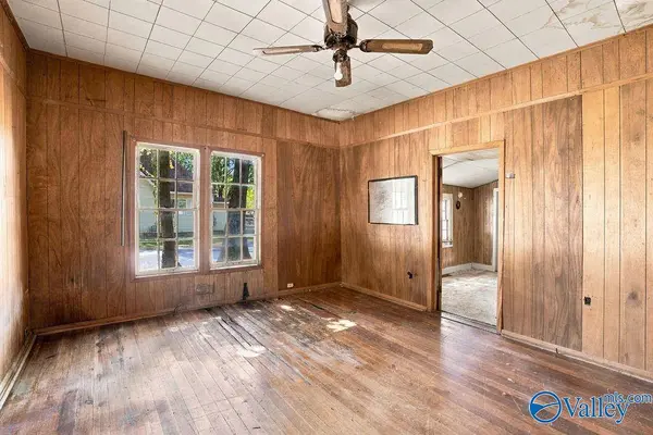 2033 Cleveland Avenue SW, Decatur, AL 35601