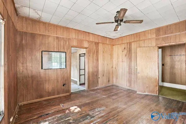 2033 Cleveland Avenue SW, Decatur, AL 35601