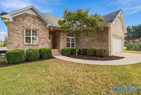 13515 Wisteria Place, Athens, AL 35613