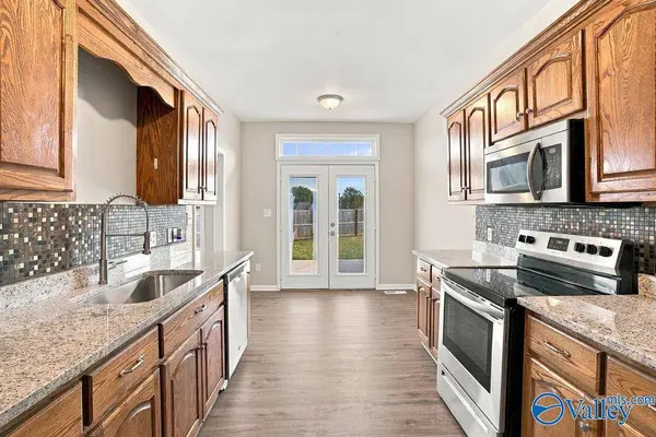 13515 Wisteria Place, Athens, AL 35613