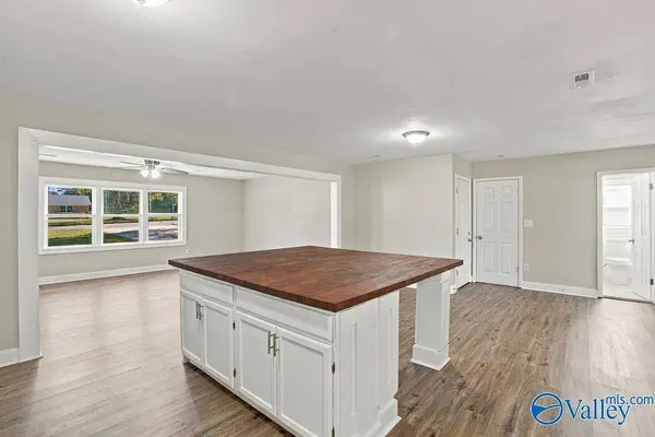 1727 Pennylane SE, Decatur, AL 35601