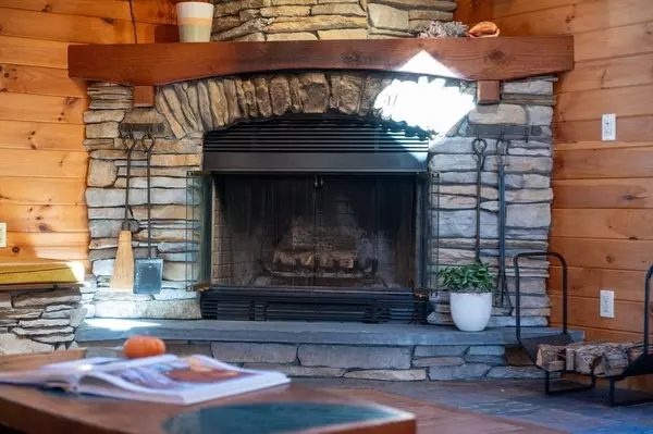 1 Arens Rd, Rockport, MA 01966