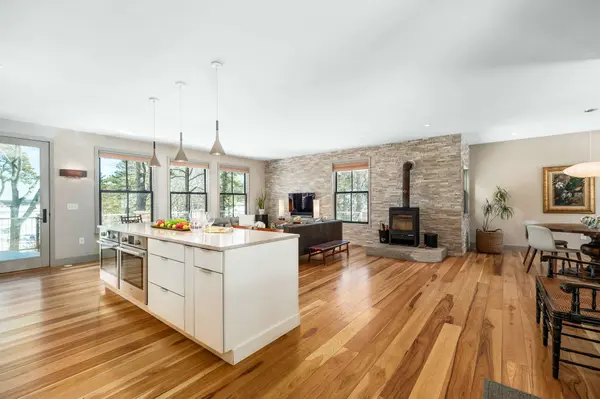 15 Lufkin Point Rd, Essex, MA 01929-1023