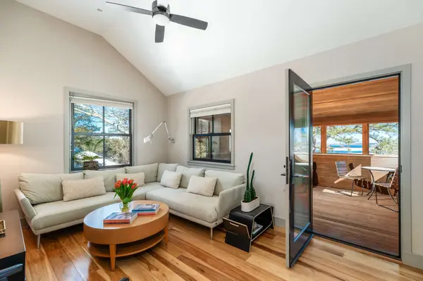 15 Lufkin Point Rd, Essex, MA 01929-1023