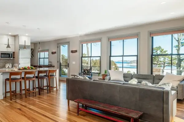 15 Lufkin Point Rd, Essex, MA 01929